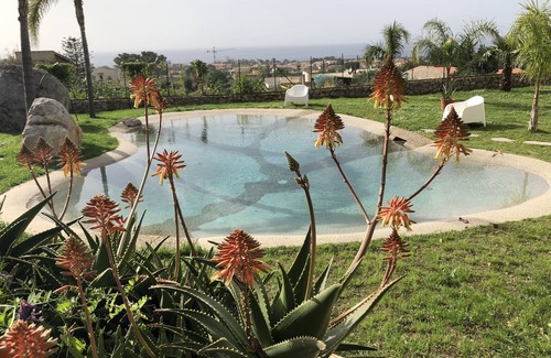 Capaci Villa | Villa entre mar y montaña con piscina privada y vista al mar con piscina privada