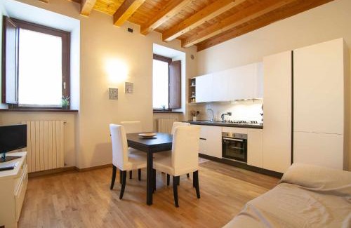 Caprino Veronese Apartamento | Villa Bevilacqua - Nuovo bilocale moderno,piscina