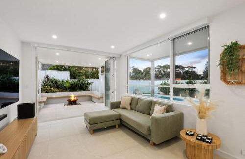 Caves Beach Casa | Villa Bianco