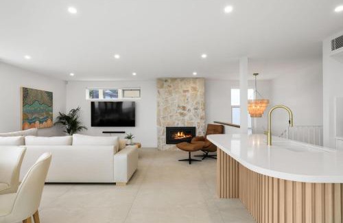Caves Beach Casa | Villa Bianco