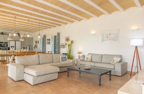 Binisafua Villa | VILLA BINIMIGI - Espectacular villa con piscina privada. WiFi gratis.