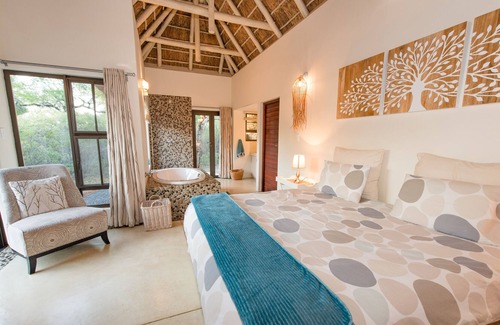 Hoedspruit Villa | Villa Blaaskans, casa de vacaciones de lujo con piscina en la reserva de caza en el Parque Kruger