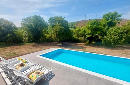 Hodbina Villa | Villa Blanc - with Buna Riverside