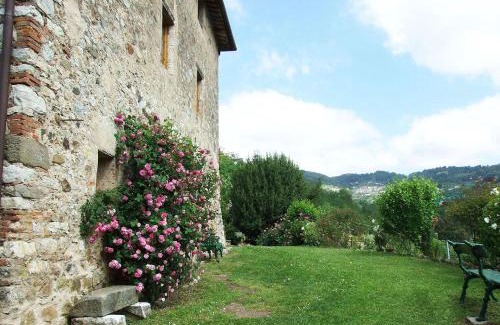 Pescaglia Villa | Villa Bottino by Salogi Villas