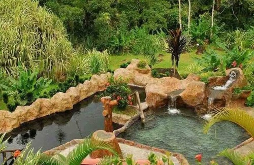 Barrio Pilo Cabaña | Villa Bromelia, Un volcán en su jardín!