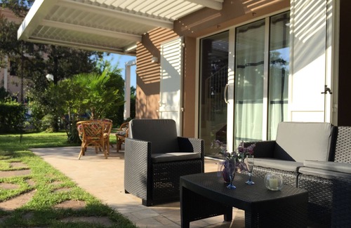 Cagnona Villa | VILLA BROWN - VERDE Y MAR, 6 CAMAS - Lugar reservado en la playa