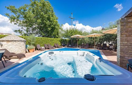 Strpacici Villa | Villa Bucks near Poreč for 20 persons with Sea View, Whirlpool, Sauna & Fitness
