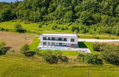 Pazin Villa | Villa Butoniga Hills - villa de lujo con piscina