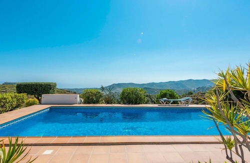 Cajiz Villa | Villa Cala Chica Cajiz by Ruralidays