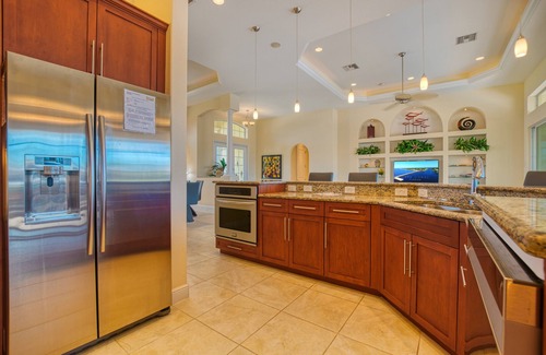 Caloosahatchee Villa | VILLA CALLA – HEATED POOL & SPA | GULF ACCESS | CANAL VIEW | BOAT RENTAL + TOURS VOUCHER INCL.