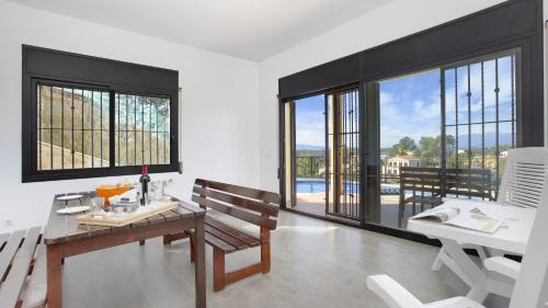 Vidreres Villa | Villa Camel - Lloret de Mar