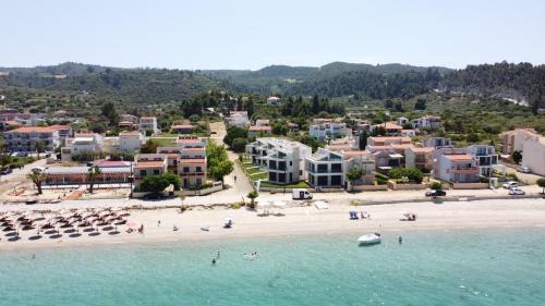 Polichrono Villa | Villa Camelia by the sea