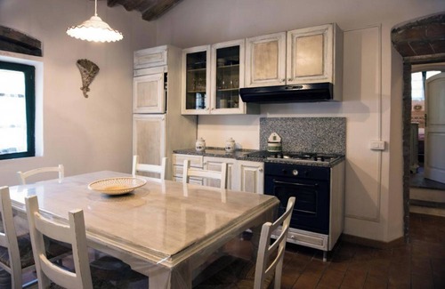 Montescudaio Villa | Villa 'Campagnola' with Private Pool, Private Terrace and Wi-Fi