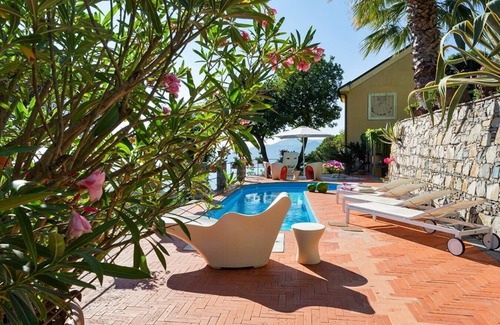 Camogli Villa | Villa Canterina with private pool, Liguria