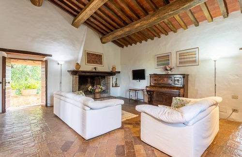 Montegabbione Villa | Villa Caporlese: Large Private Pool, WiFi