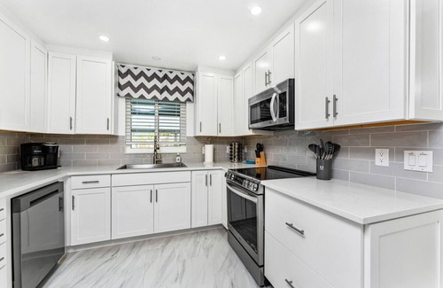 Punta Gorda Apartamento | V Capri - Waterfront Luxury Home - Free Amenities/Pool/Dock - Punta Gorda, FL