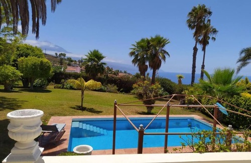 Sauzal Villa | Villa con piscina privada, un maravilloso jardín y asombrosas vistas al océano.