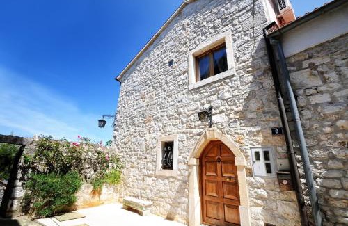 Vrsar Villa | Villa Carla- Istrian Stone Villa with Sea View