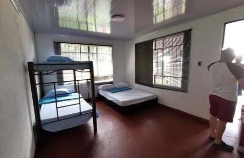 Mesitas del Colegio Casa | Villa Carmelita