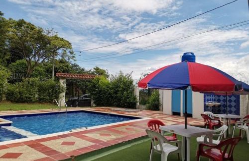 Mesitas del Colegio Casa | Villa Carmelita