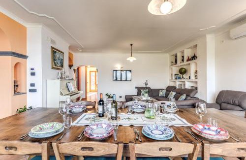 Priora Villa | VILLA CARUSO PRIVATE HEATED POOL & SEA VIEW