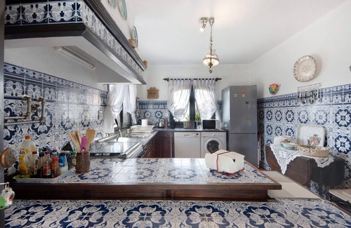 Barra Villa | Villa 'Casa Do Bico' with Balcony, Wi-Fi and Air Conditioning