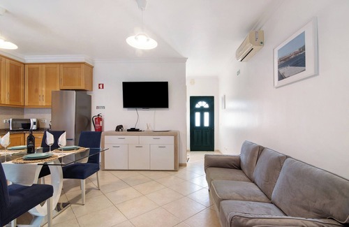 Olhao Villa | Villa 'Casa Mar-a-vila' con terraza privada, Wi-Fi y aire acondicionado