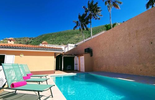 Las Cuevas Villa | Villa Casa Papaya - All Year Heated Pool