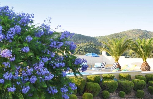 Lora Del Rio Villa | Villa "Casa Rural Bella Vista" con vistas a la montaña, jardín, piscina y Wi-Fi