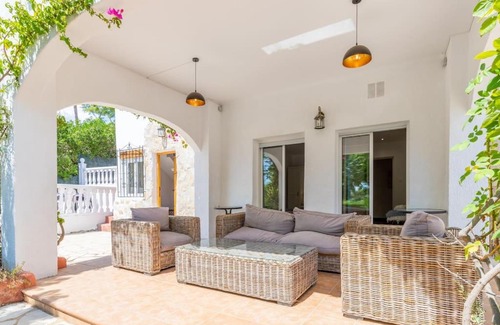 El Tesoro Villa | Villa Casa Verde, Sun-drenched and Private Pool close to beach