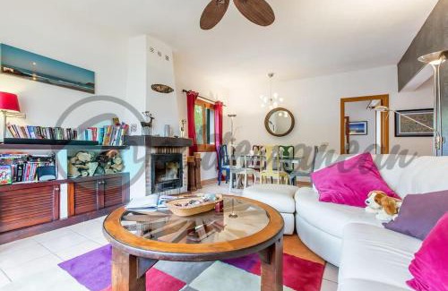 El Toro Casa | Villa Casablanca near port adriano by villasmediterranean