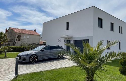 Kastel Novi Apartamento | Villa Castelli, Apartment with Pool, Kastela