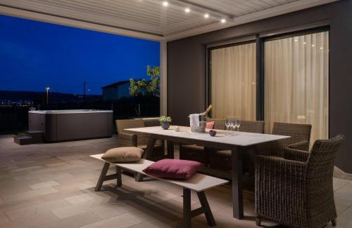 Rudine Villa | Villa Castello