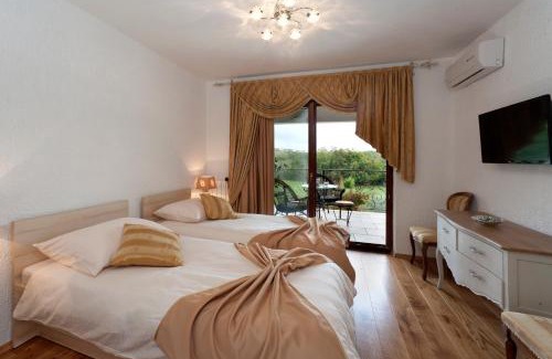 Valkarin Casa | Villa Castello Rausch