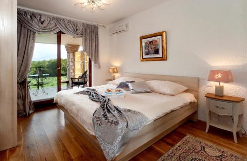 Valkarin Casa | Villa Castello Rausch