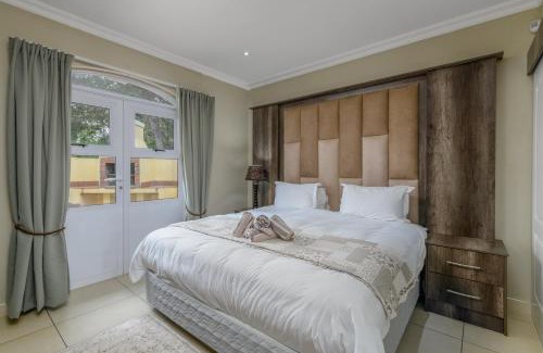 Port Edward Chalet De Esquí | Villa Caylee Caribbean Estates - Ultra-Luxurious - Rimas Interiors Designs - Private Beachfront Escape - Premium serviced for 8 Guests