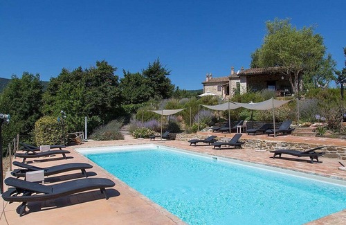 Umbertide Casa | Villa Cenobio G: A characteristic and welcoming two-story apartment that is part of an ancient country house made of stone, with Free WI-FI.