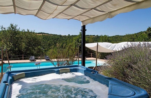 Umbertide Casa | Villa Cenobio G: A characteristic and welcoming two-story apartment that is part of an ancient country house made of stone, with Free WI-FI.