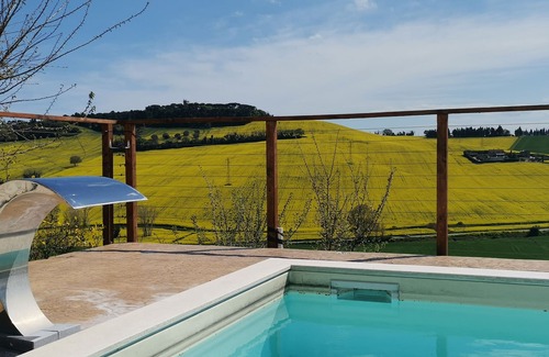 Loreto Villa | Villa Ceresà con piscina a 1.5 km del mar x 14 personas.