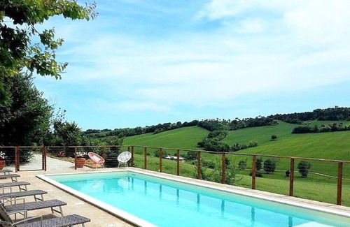 Loreto Villa | Villa Ceresà con piscina a 1.5 km del mar x 14 personas.