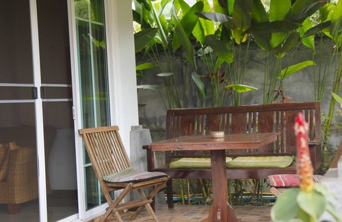 Ko Lanta Cabaña | Villa Chao Koh. Rodeado de vegetación y jardines tropicales.