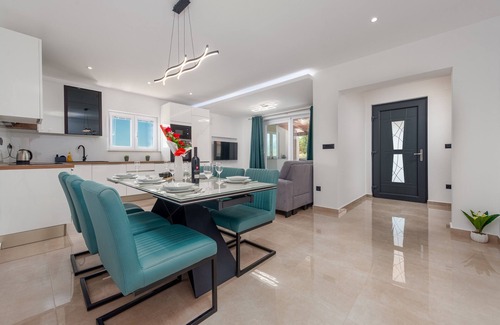 Donje Rastane Villa | Villa Chivas ZadarVillas