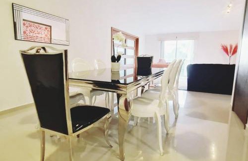 Punta Cancún Villa | VILLA CHLOE. Modern 4 rooms house with pool