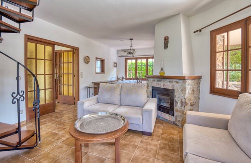 Calonge Chalet De Esquí | Villa Christine - Tu refugio familiar en la Costa Brava