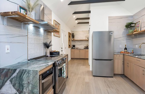 Poets Square Casa | Villa Clemente Central 1br Resort Oasis UofA Relaxation Pet Friendly