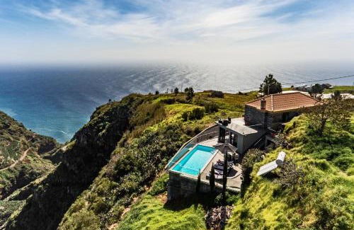 Prazeres Villa | Villa Clementina | Cliffs&Ocean | Heated Pool