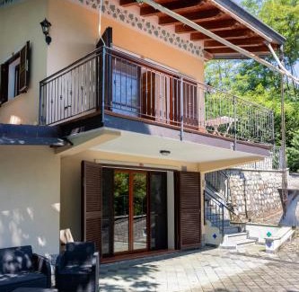 Castelletto Sopra Ticino Villa | Villa con darsena-Castelletto Ticino