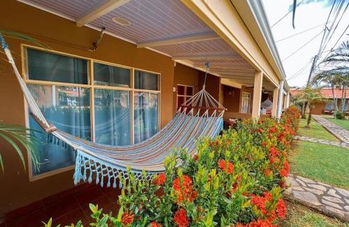 Jacó Casa | Villa Coco 55, Few Steps from beach and Free Wifi