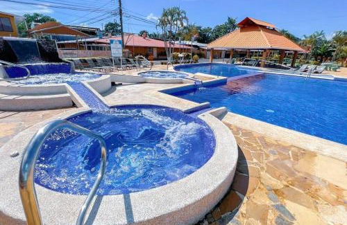Jacó Casa | Villa Coco 55, Few Steps from beach and Free Wifi