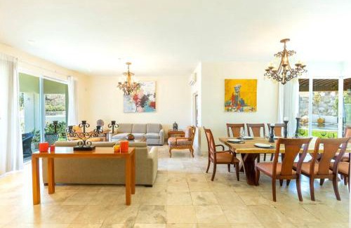 Pedregal Villa | Villa Cola de Ballena in Exclusive El Pedregal at Cabo's Downtown